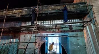 تلاش شبانه روزی شهرداری خارگ در جهت افتتاح پروژه شهر بازی مسقف