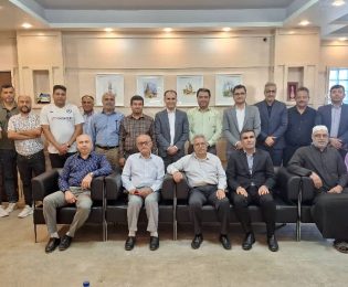 نشست هم‌اندیشی شهردار خارگ با معتمدین ، کسبه و برخی شهروندان برگزار شد