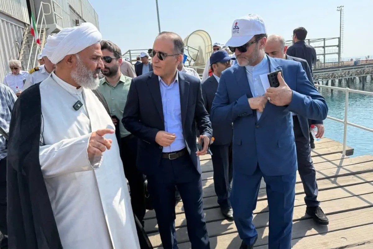 گفت‌وگوی رییس شورای اسلامی شهر خارگ با رییس و دبیر کمیسیون اصل نود؛ طرح جامع، سند مالکیت و حق آلایندگی در کانون مطالبه‌گری