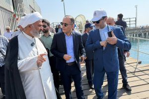 گفت‌وگوی رییس شورای اسلامی شهر خارگ با رییس و دبیر کمیسیون اصل نود؛ طرح جامع، سند مالکیت و حق آلایندگی در کانون مطالبه‌گری