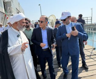 گفت‌وگوی رییس شورای اسلامی شهر خارگ با رییس و دبیر کمیسیون اصل نود؛ طرح جامع، سند مالکیت و حق آلایندگی در کانون مطالبه‌گری